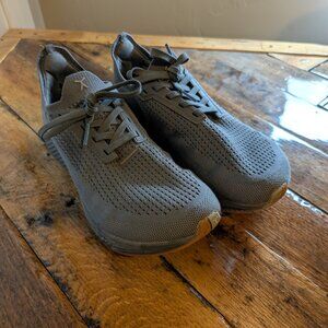 Women's Flux Runner - Size 7